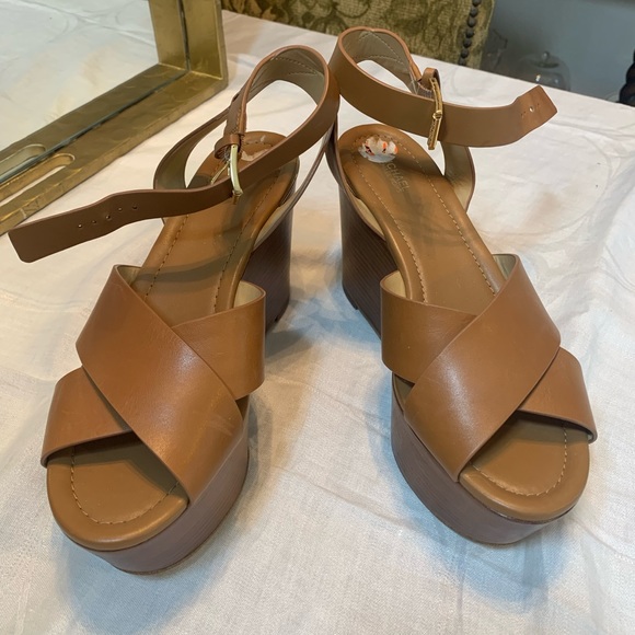 Michael Kors, wedges. - Picture 1 of 7
